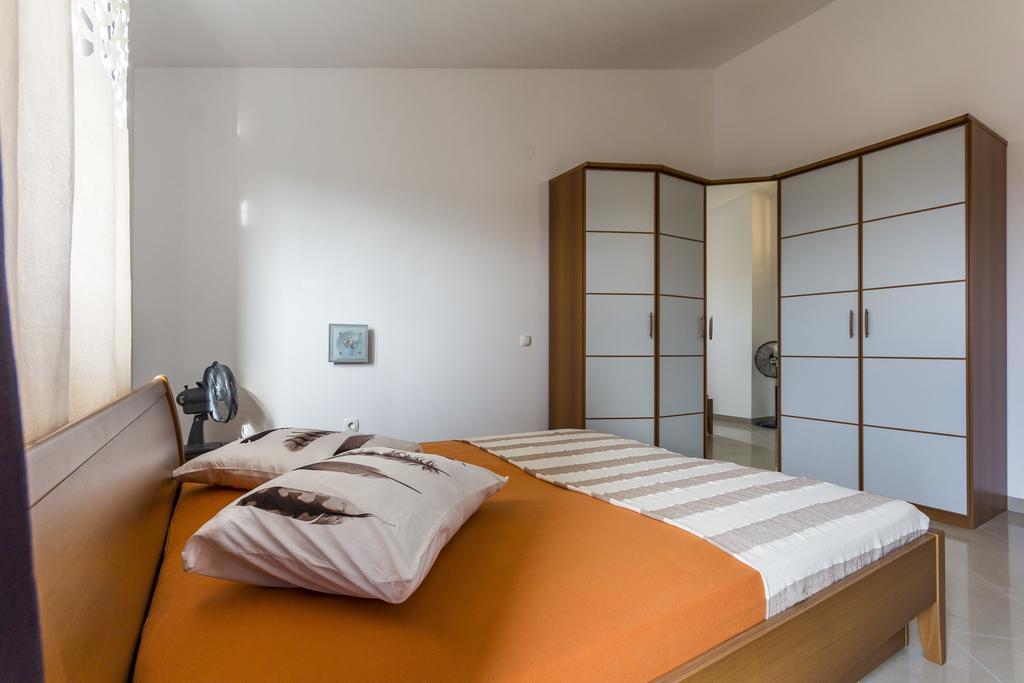 Apartments Gloria Лижнян Экстерьер фото