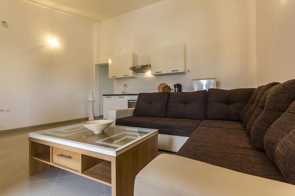 Apartments Gloria Лижнян Экстерьер фото