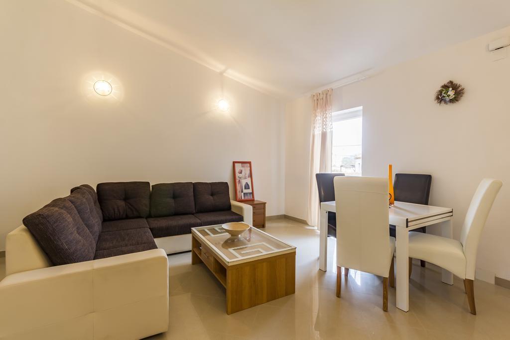 Apartments Gloria Лижнян Экстерьер фото
